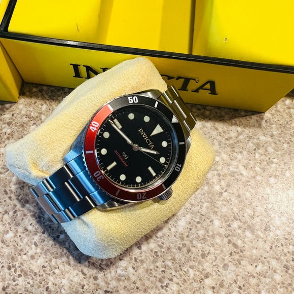 Seven men’s Invicta watches for sale. MUST GO! - Picture 8 of 10
